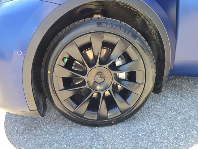 Used 2022 Tesla Model Y Long Range image 29