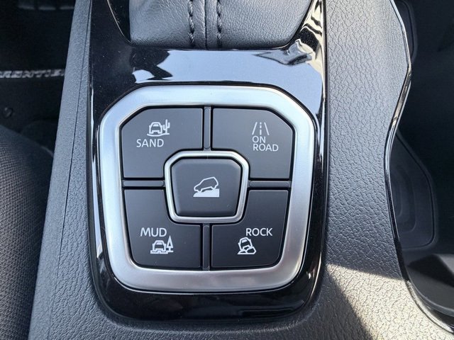 New 2026 Nissan Frontier SV image 19
