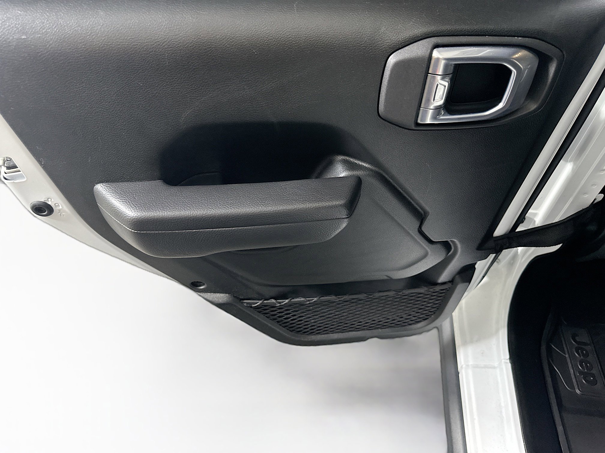 Used 2022 Jeep Wrangler Willys image 24