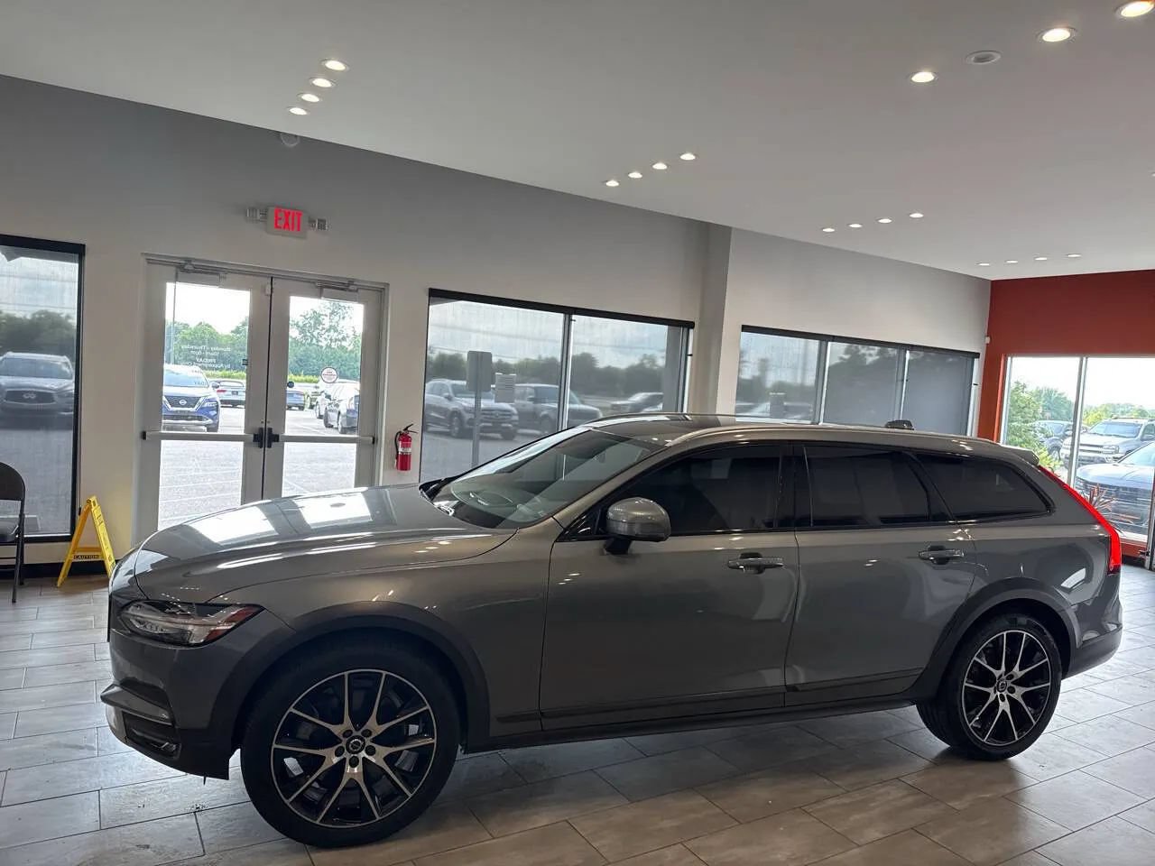 Used 2020 Volvo V90 T6 Cross Country AWD/4WD image 8