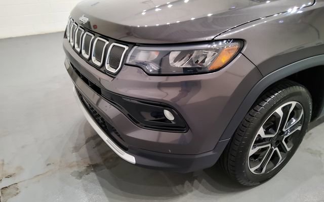 Used 2022 Jeep Compass Limited image 6