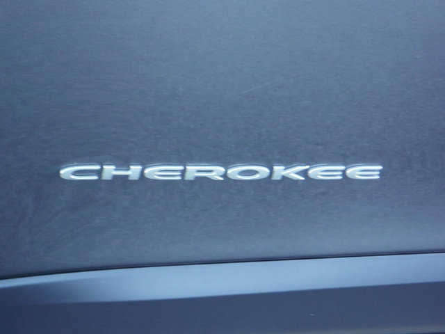 Certified 2022 Jeep Cherokee Limited AWD/4WD image 8