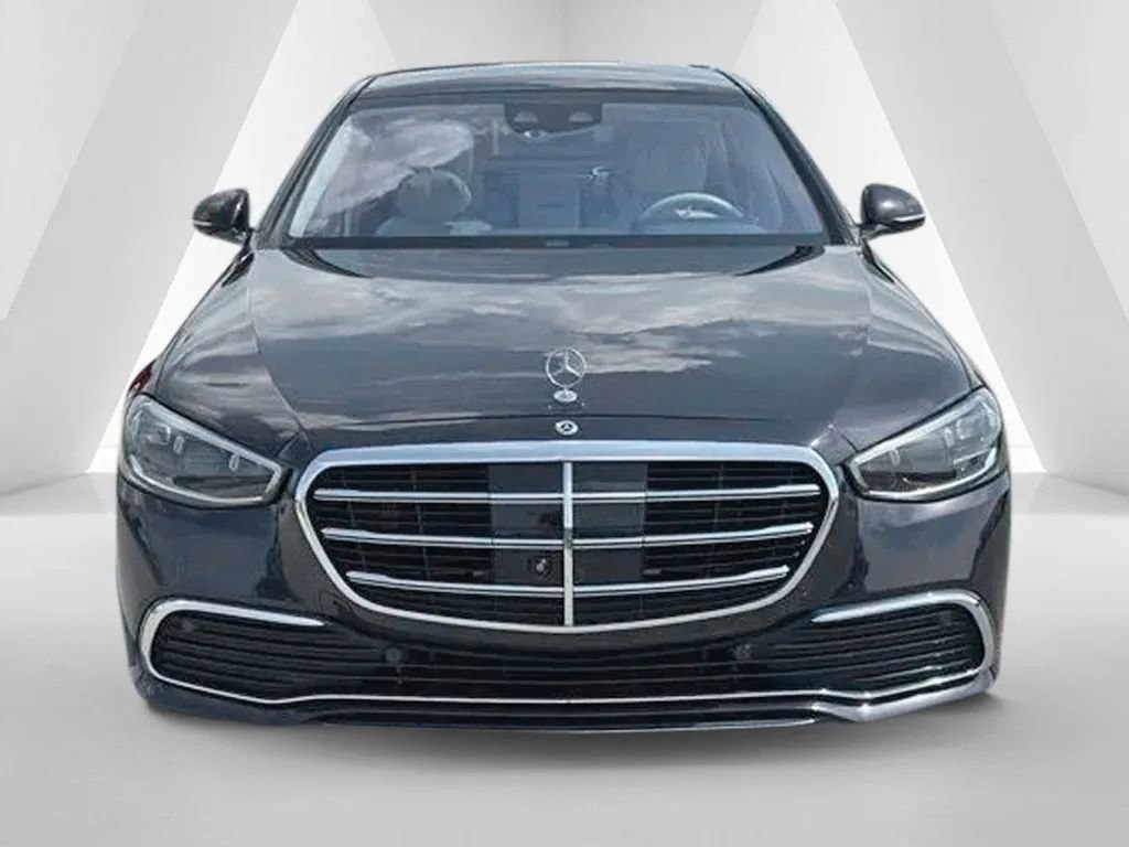 Used 2022 Mercedes-Benz S 500 4MATIC w/ 3D Technology Package image 2