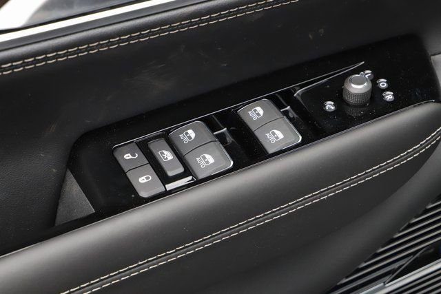 New 2024 Jeep Grand Wagoneer L 4WD w/ Convenience Group III image 20