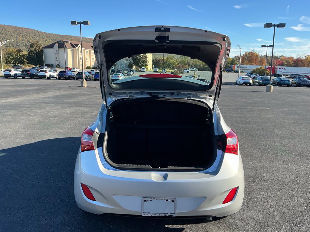Used 2017 Hyundai Elantra GT FWD image 31