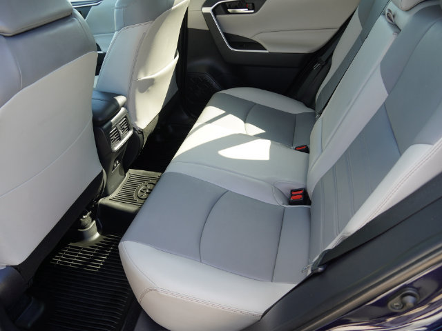 Used 2019 Toyota RAV4 XLE Premium FWD image 29