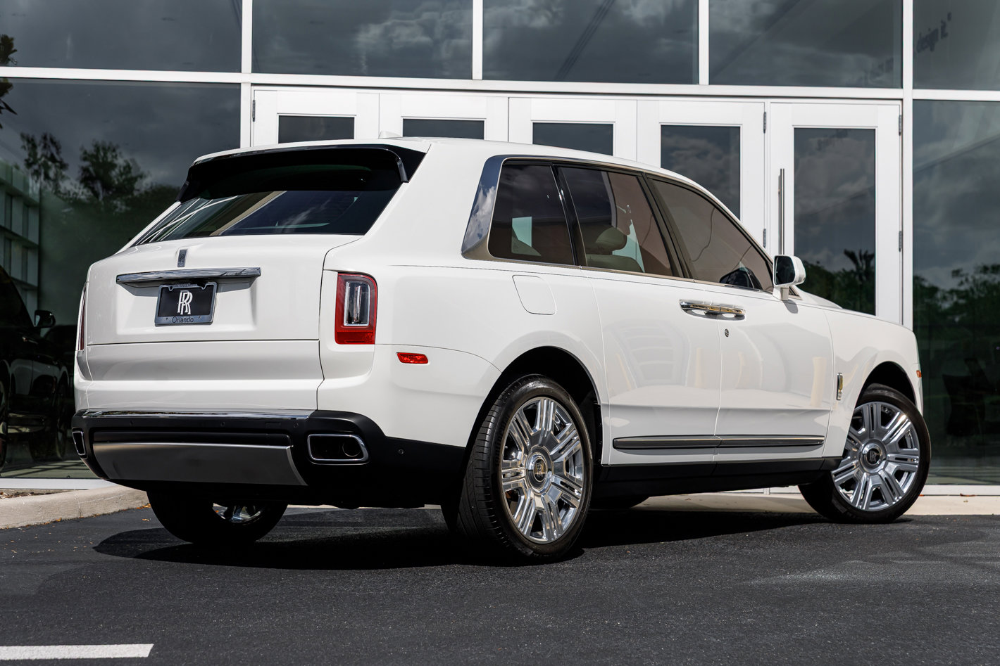 Used 2023 Rolls-Royce Cullinan AWD/4WD image 15