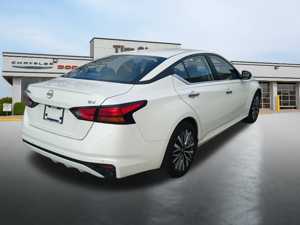 Used 2024 Nissan Altima 2.5 SV image 5