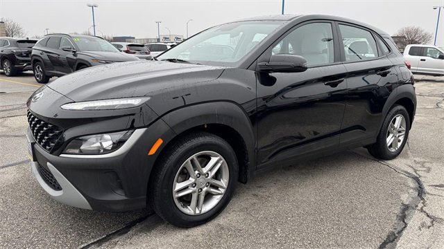 Used 2023 Hyundai Kona SE image 4