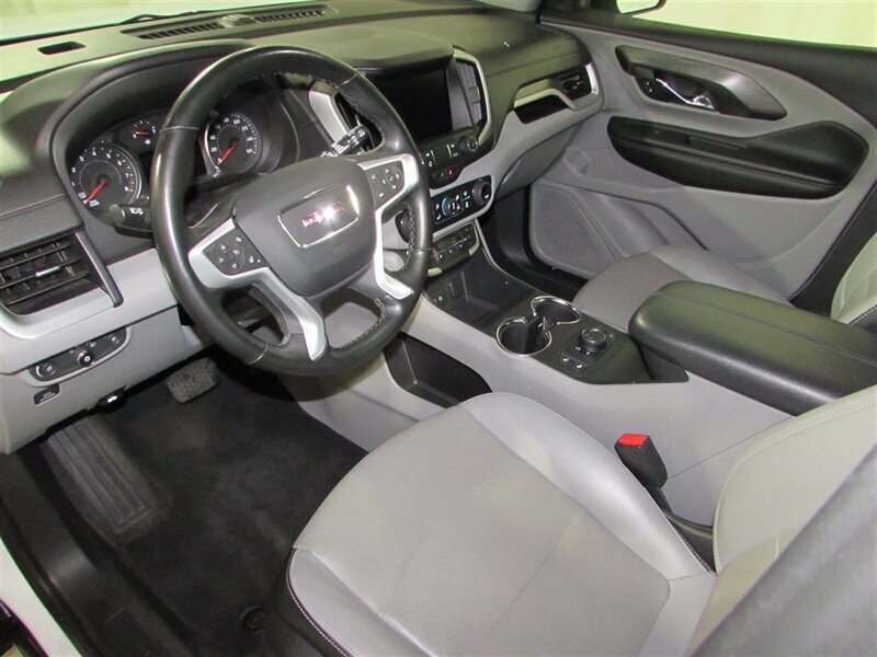 Used 2023 GMC Terrain SLT AWD/4WD image 18