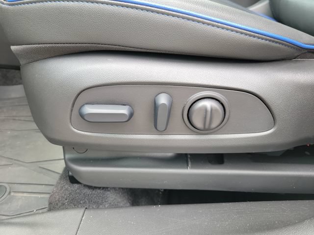 Used 2025 Buick Encore GX Sport Touring FWD image 14