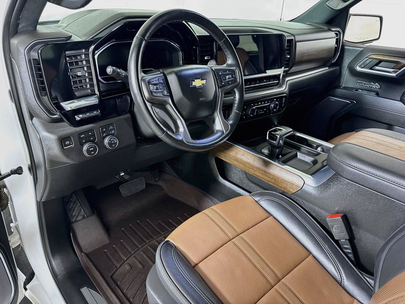 Certified 2023 Chevrolet Silverado 1500 High Country w/ Technology Package AWD/4WD image 7