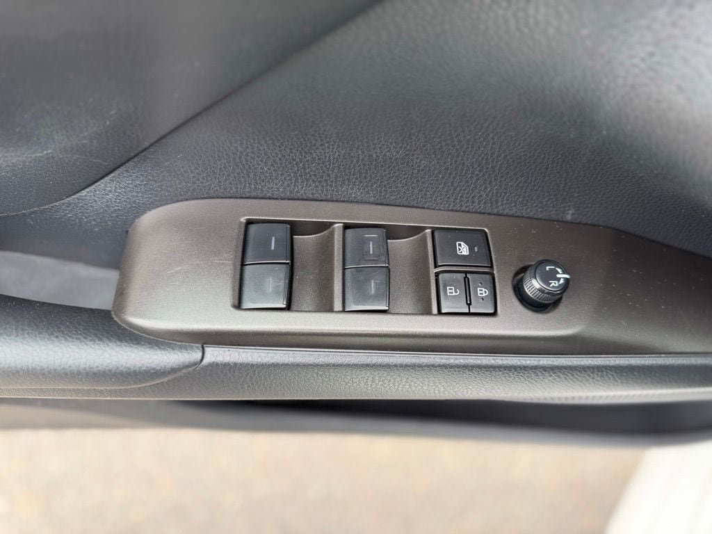 Used 2024 Toyota Camry SE FWD image 25