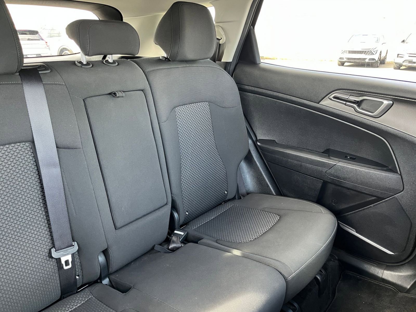 Used 2023 Kia Sportage LX image 36