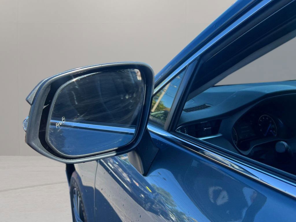 Used 2024 Toyota Venza LE image 32