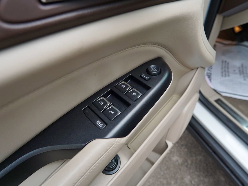 Used 2015 Cadillac SRX Premium FWD image 18