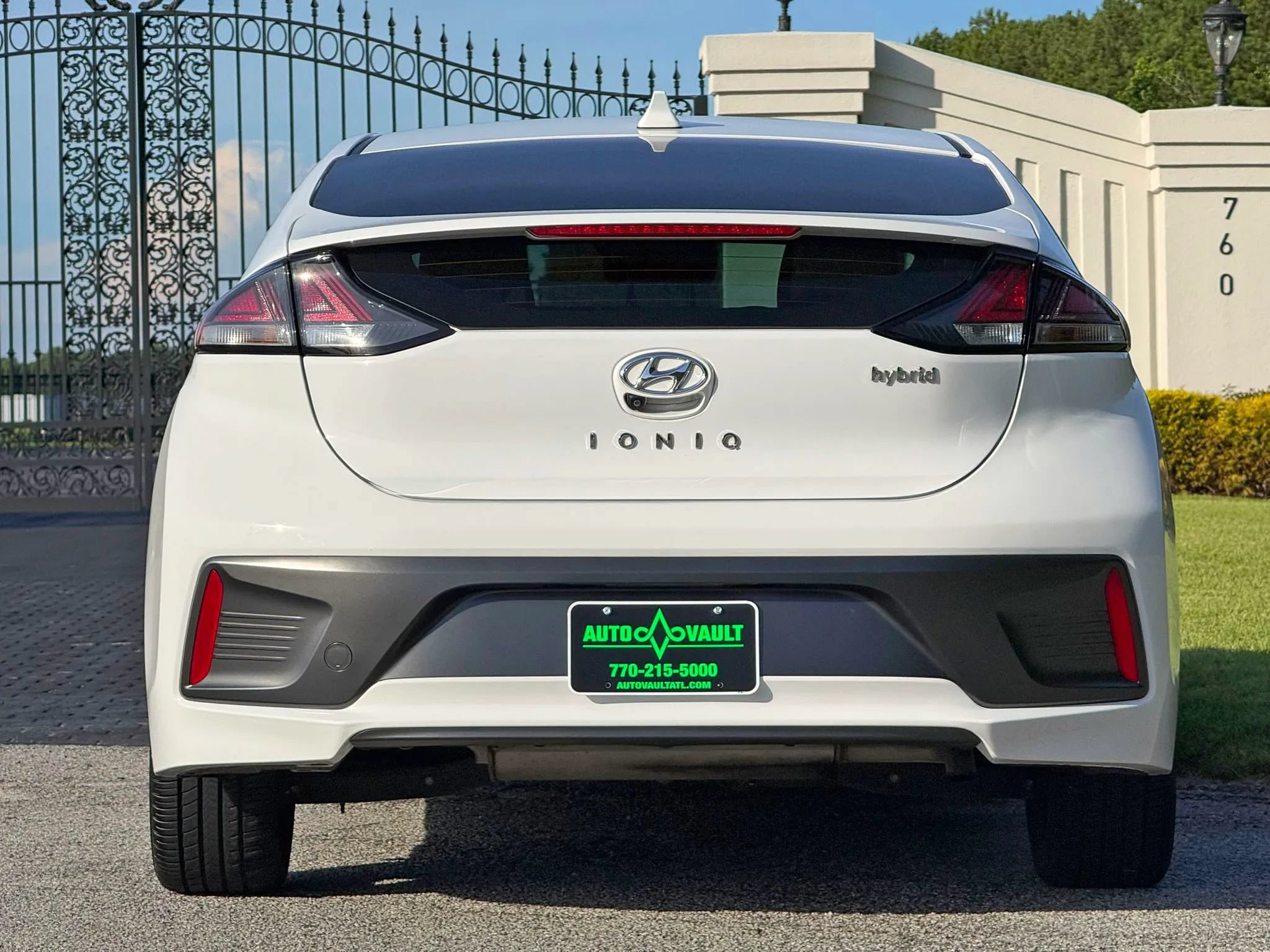 Used 2022 Hyundai Ioniq SEL FWD image 10