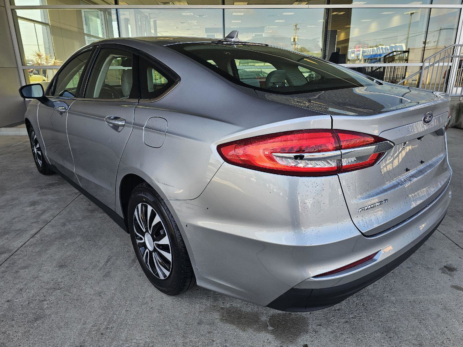 Used 2020 Ford Fusion S image 3