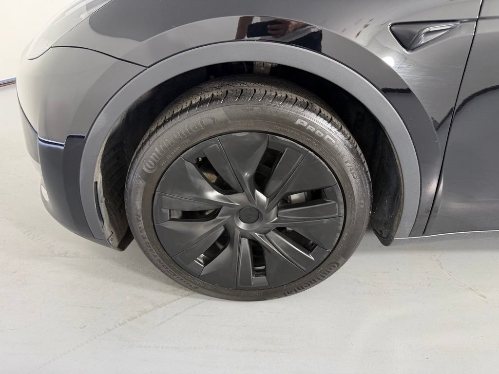 Used 2024 Tesla Model Y Long Range AWD/4WD image 25