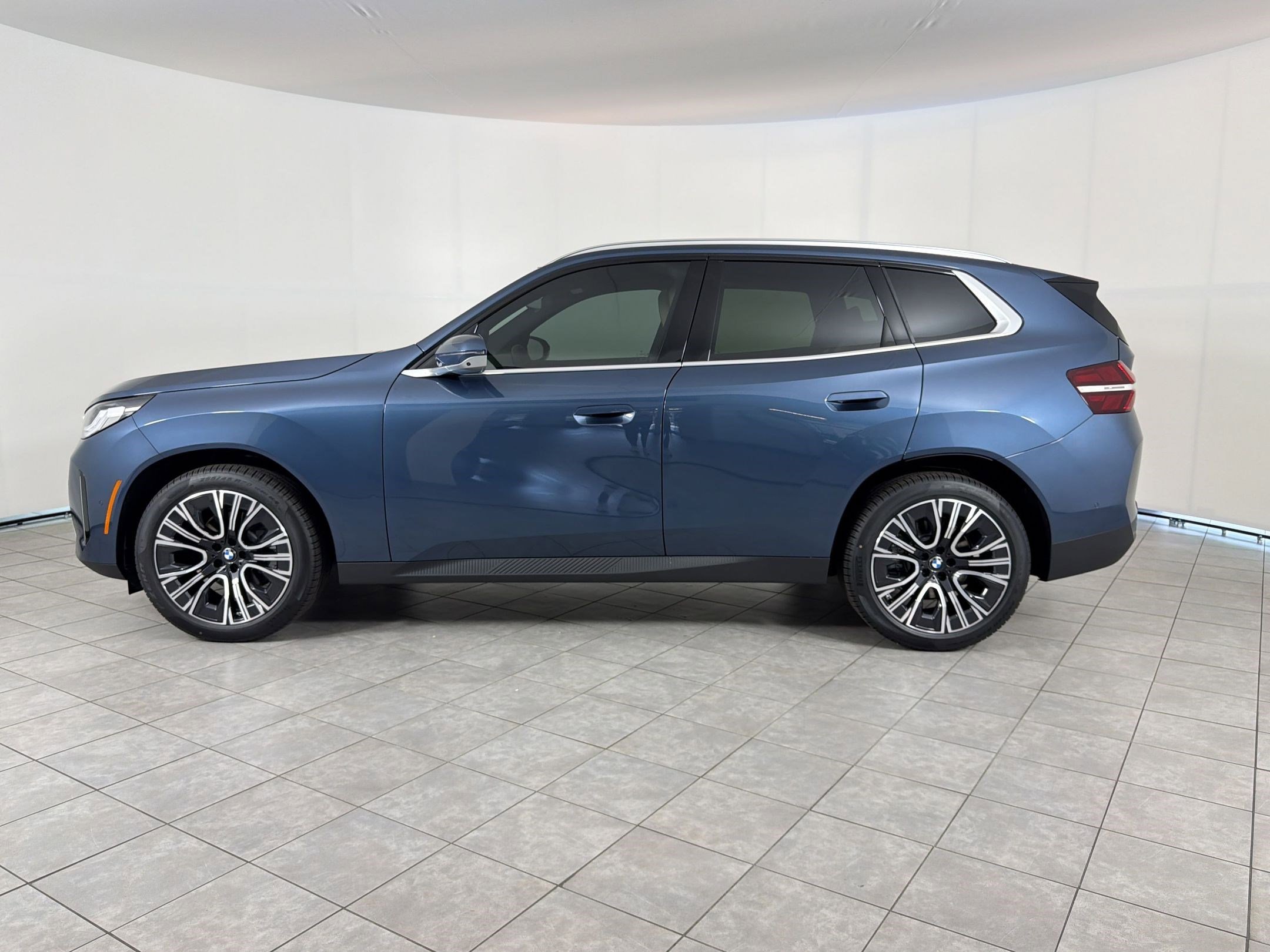 New 2026 BMW X3 xDrive30 w/ Premium Package AWD/4WD image 2