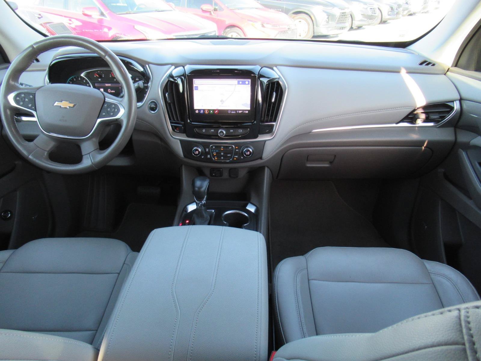 Used 2021 Chevrolet Traverse LT w/ LT Premium Package AWD/4WD image 12