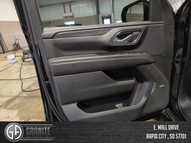 Used 2022 GMC Yukon XL SLT w/ SLT Luxury Package image 10