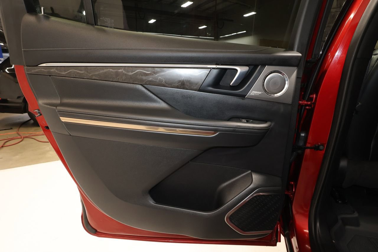 Certified 2025 Buick Enclave Avenir w/ Super Cruise Package image 21