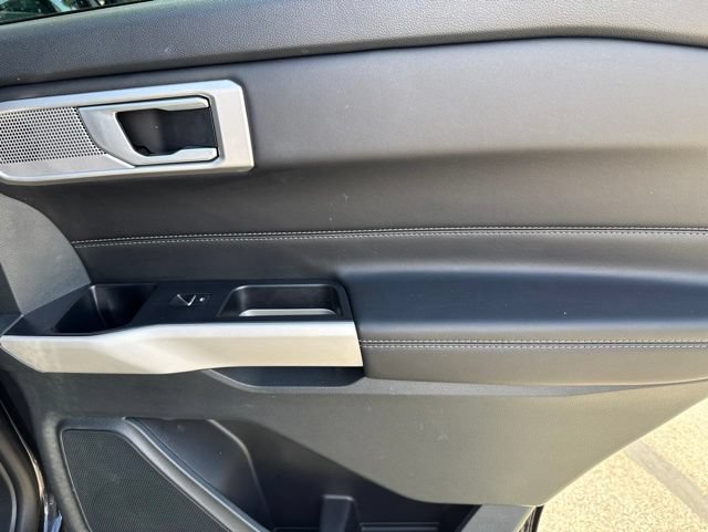 Used 2024 Ford Explorer XLT w/ Equipment Group 202A AWD/4WD image 50