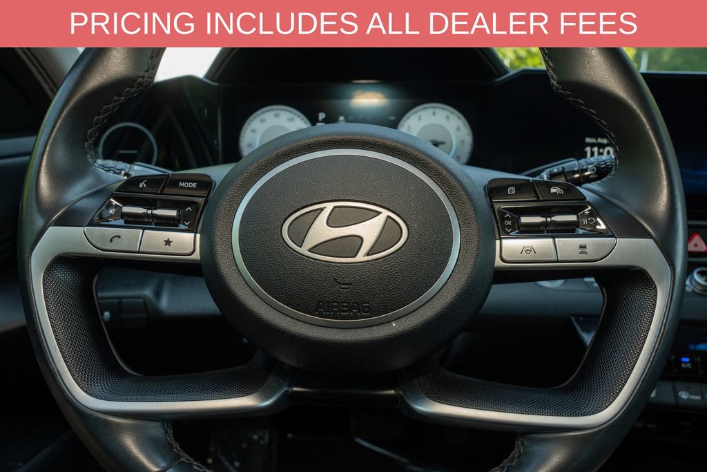 Used 2025 Hyundai Elantra SEL FWD image 19