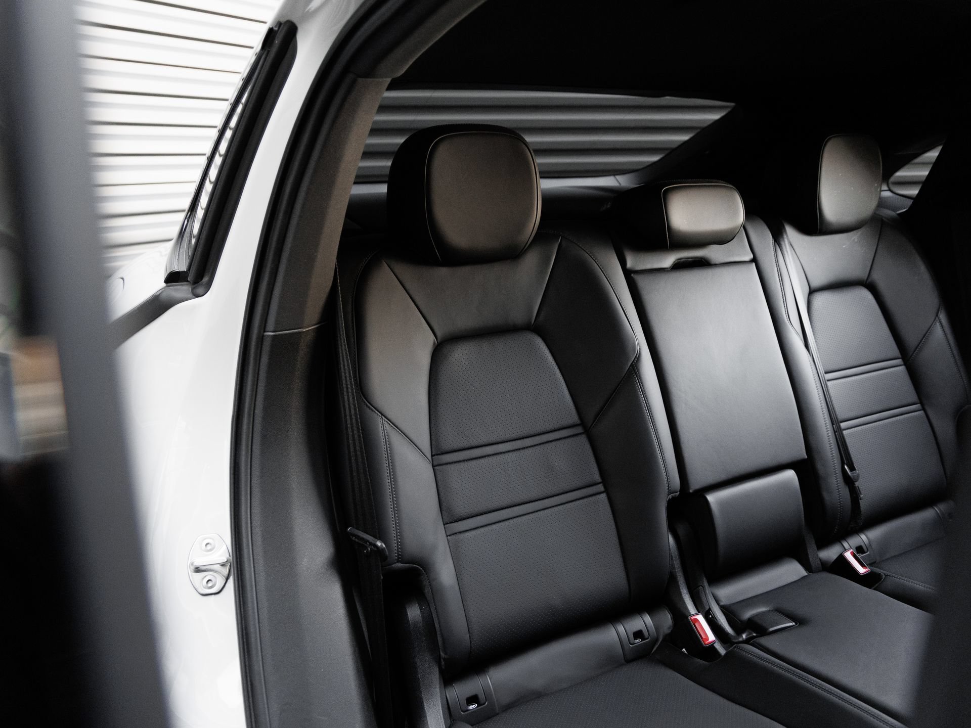 Certified 2023 Porsche Cayenne S AWD/4WD image 32