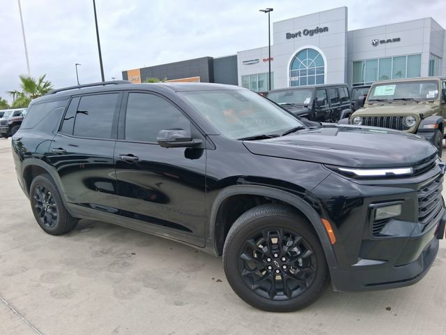 Used 2025 Chevrolet Traverse LT w/ Midnight/Sport Edition image 1