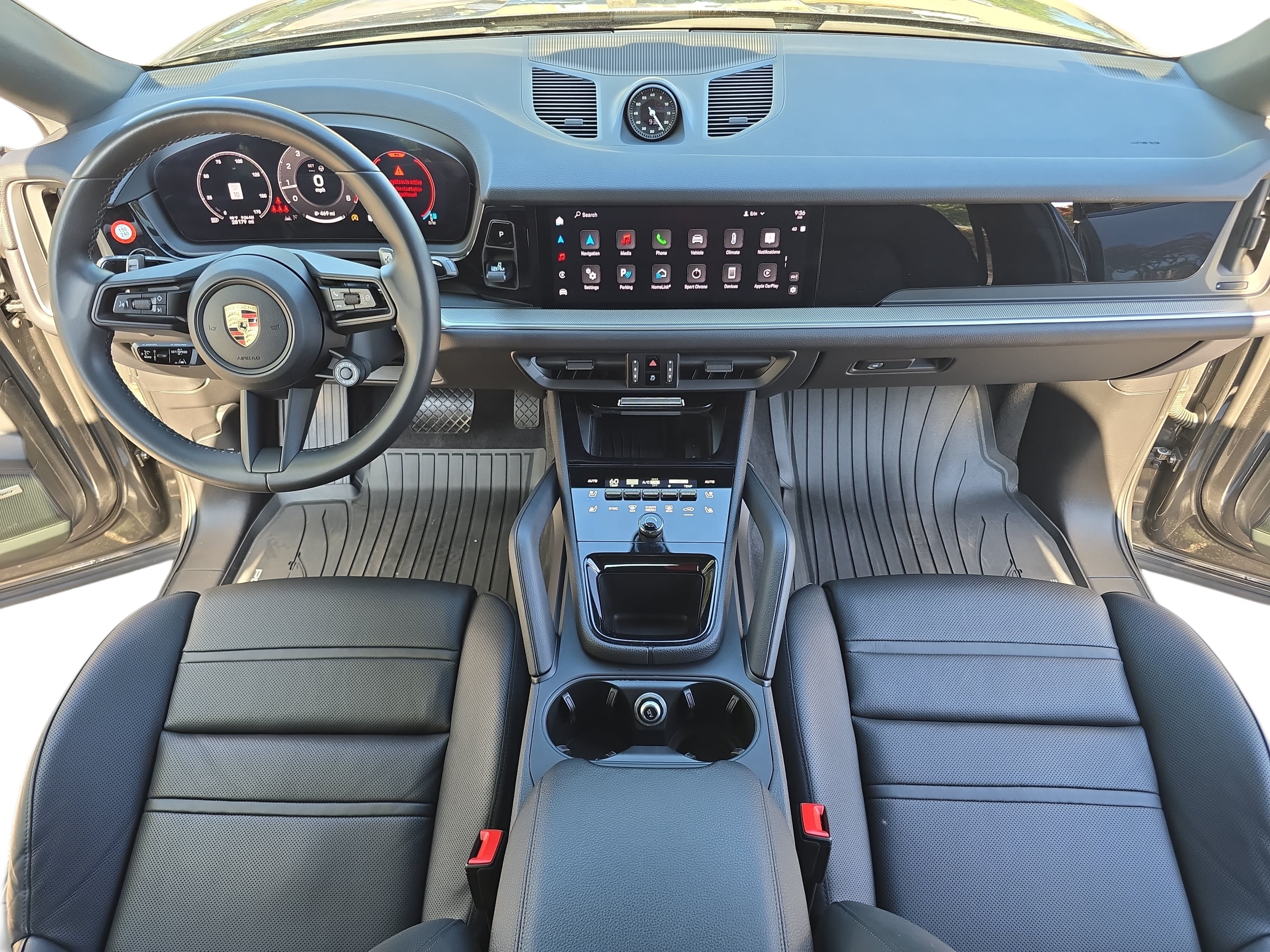 Used 2024 Porsche Cayenne Coupe AWD/4WD image 9