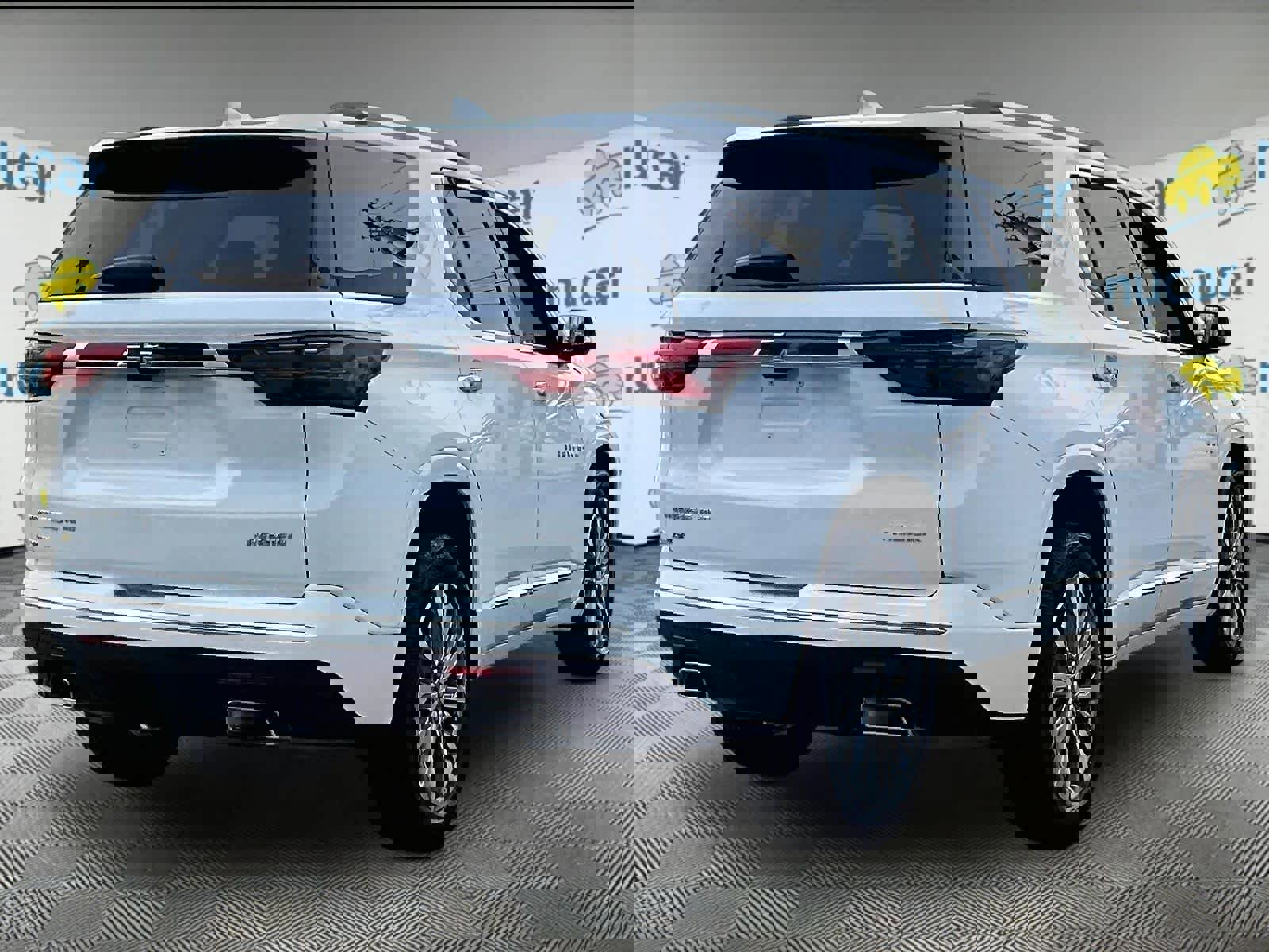 Used 2023 Chevrolet Traverse Premier w/ LPO, Floor Liner Package AWD/4WD image 6