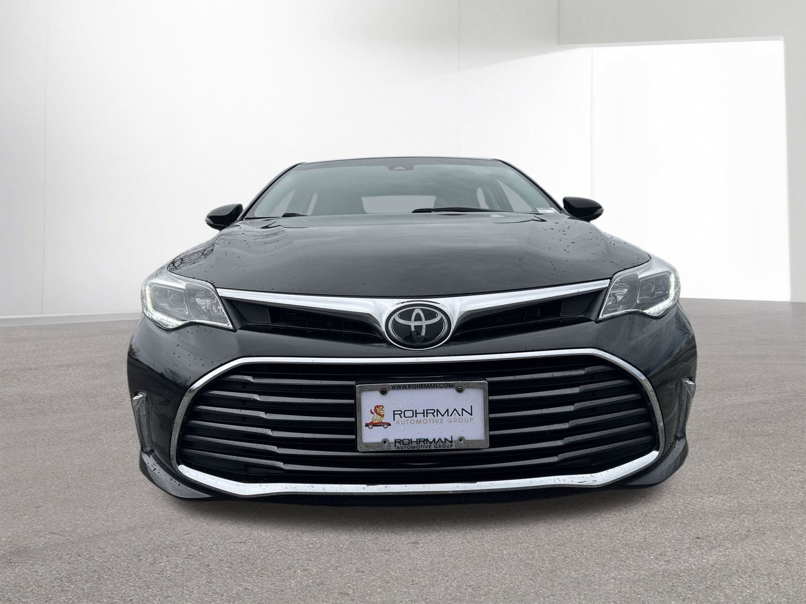 Used 2016 Toyota Avalon Limited w/ Toyota Safety Sense Package image 38