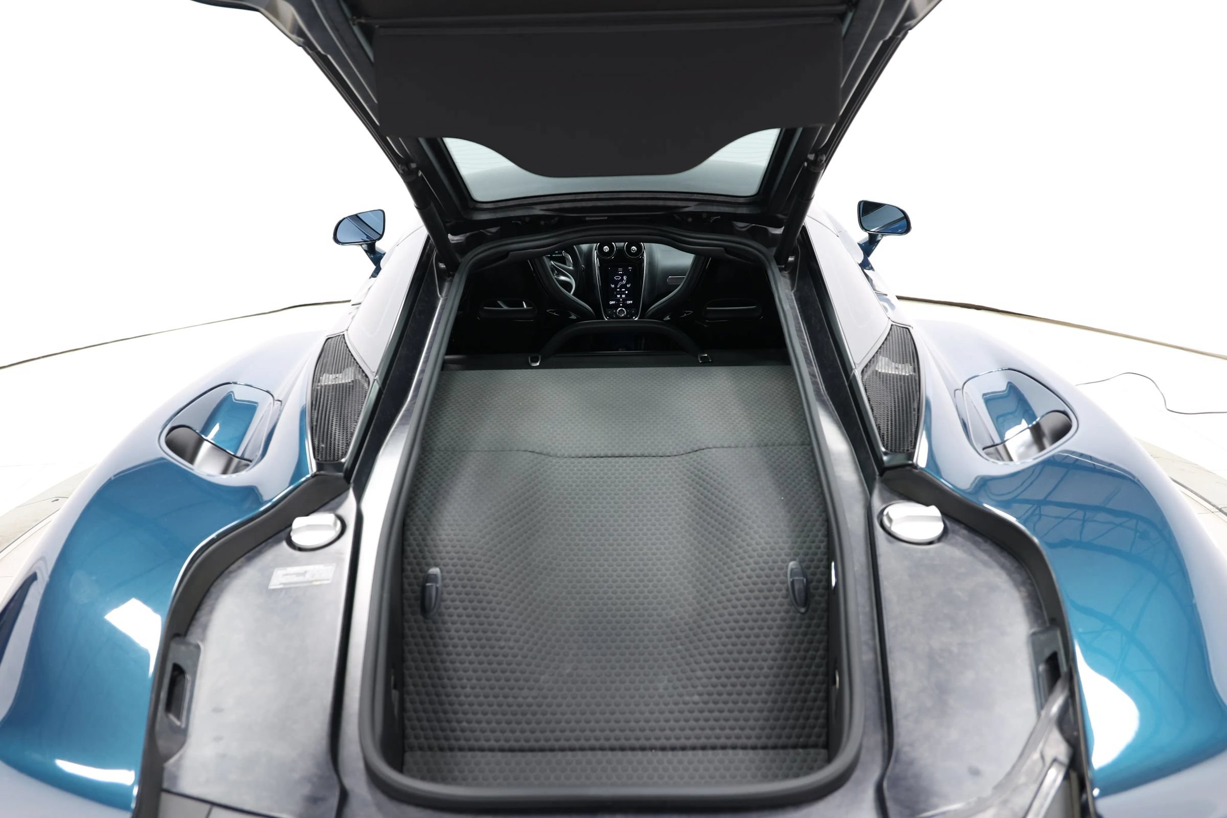 Used 2021 McLaren GT RWD image 63