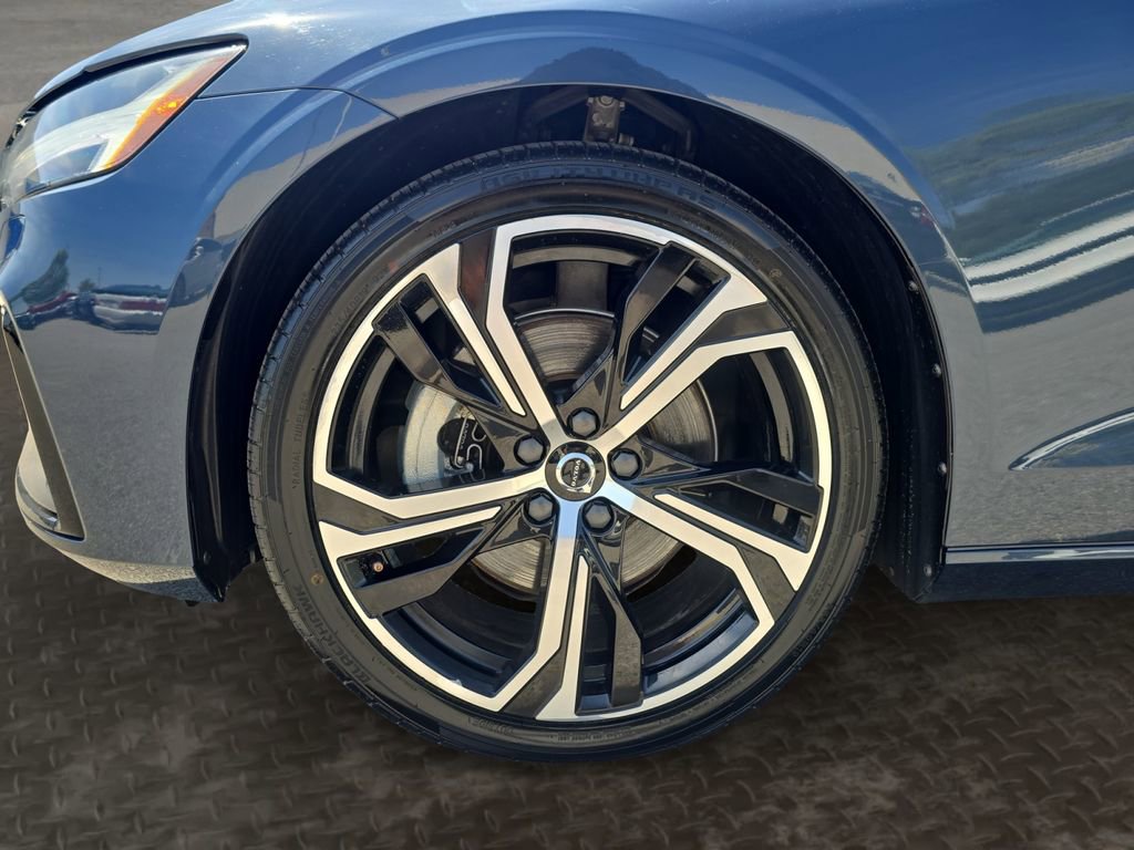 Used 2024 Volvo S60 B5 Core FWD image 9