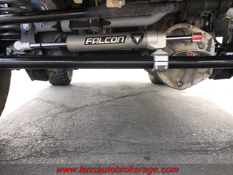 Used 2012 Jeep Wrangler Rubicon w/ Connectivity Group AWD/4WD image 19