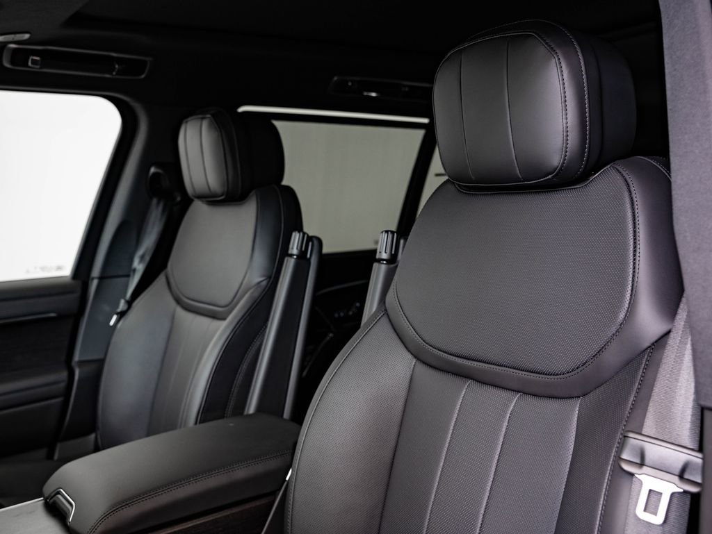 New 2026 Land Rover Range Rover Long Wheelbase SE AWD/4WD image 25