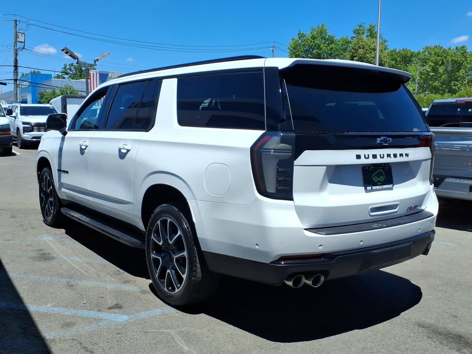 Certified 2026 Chevrolet Suburban RST w/ Advanced Technology Package AWD/4WD image 4