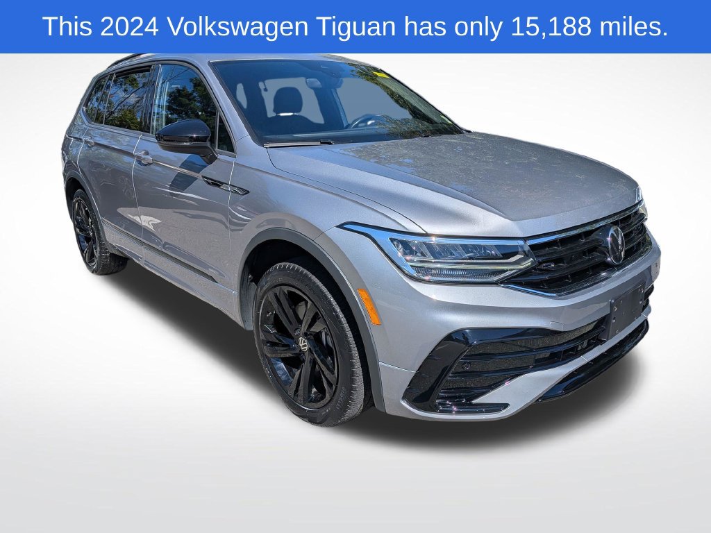 Used 2024 Volkswagen Tiguan SE R-Line AWD/4WD image 1
