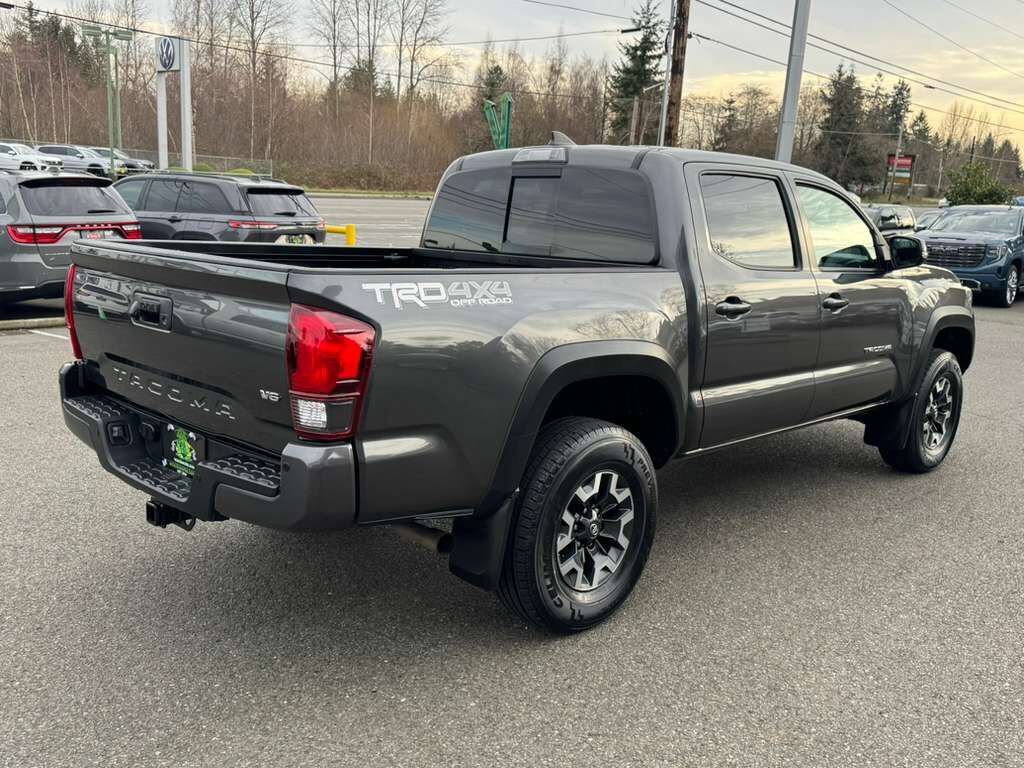 Used 2018 Toyota Tacoma TRD Off-Road w/ Technology Package image 21