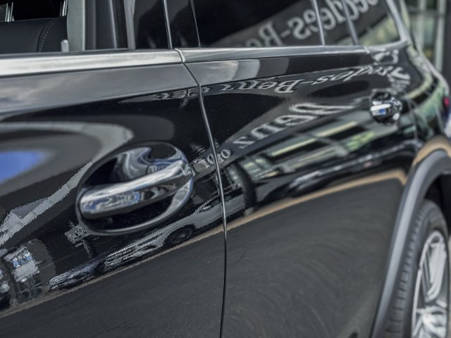New 2026 Mercedes-Benz GLS 450 4MATIC image 16