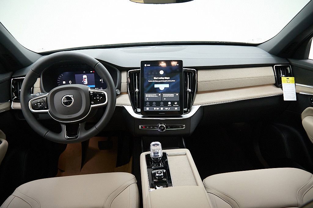 New 2026 Volvo XC90 T8 Plus w/ Protection Package image 26