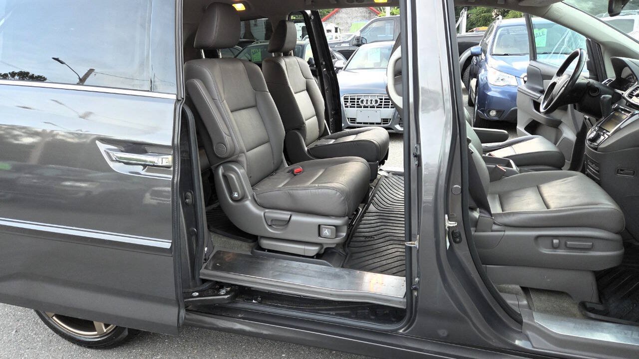 Used 2014 Honda Odyssey Touring Elite image 41