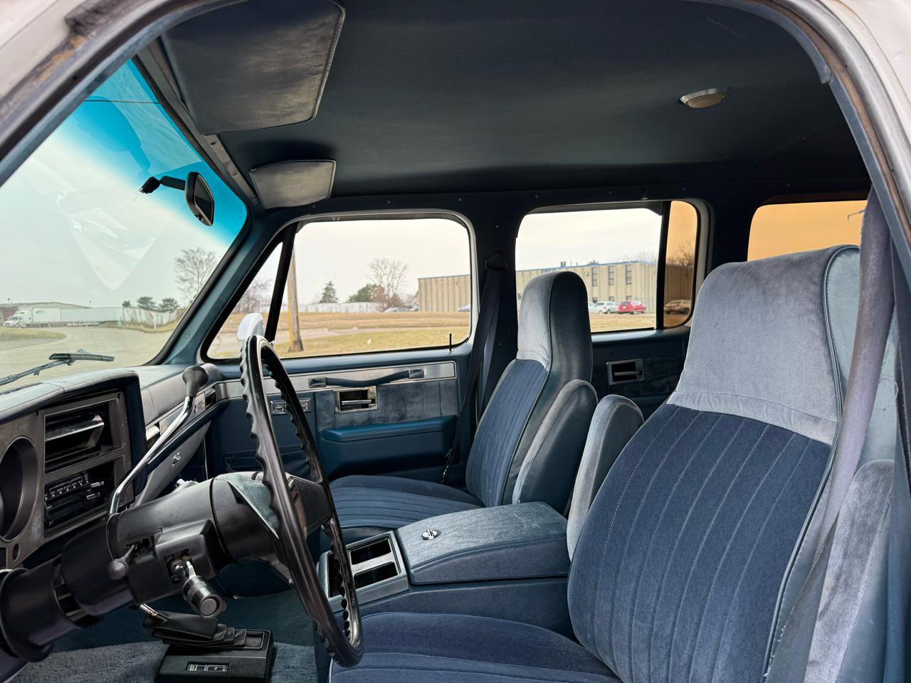 Used 1987 GMC Suburban 4WD image 17