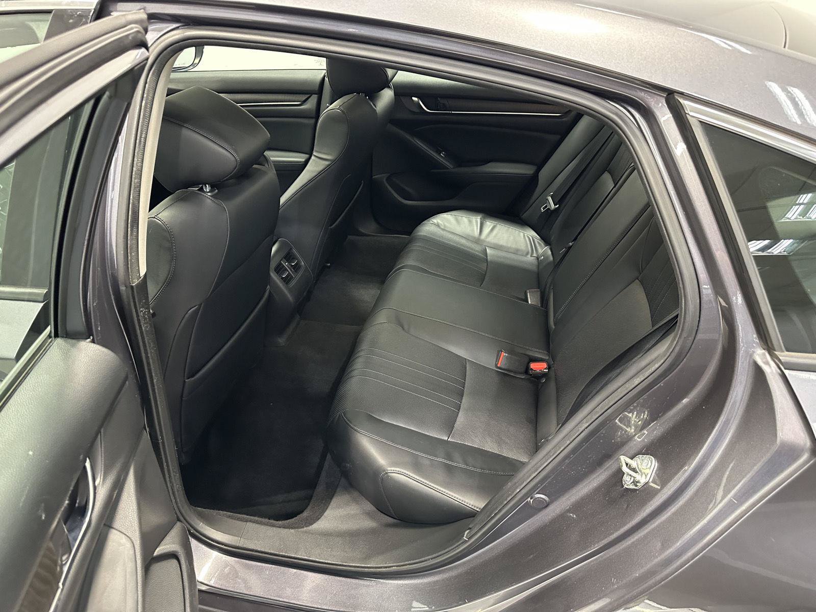 Used 2018 Honda Accord EX-L image 25