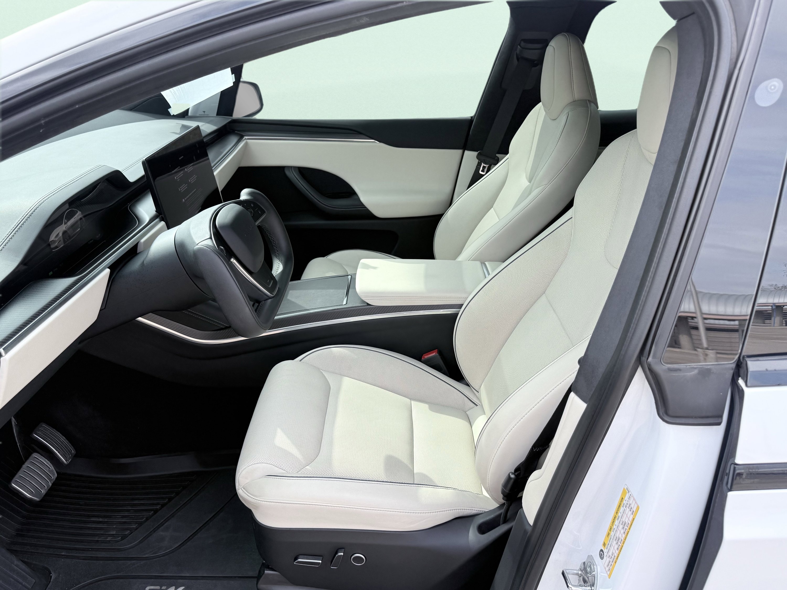 Used 2023 Tesla Model X Plaid image 21