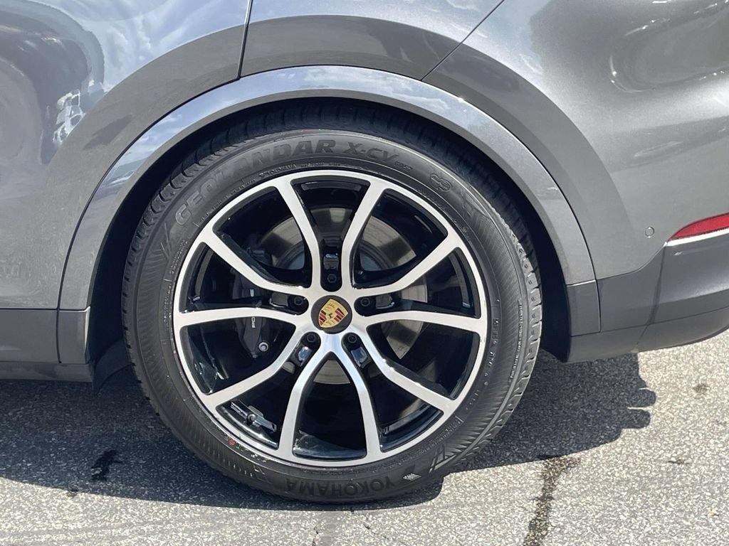 Used 2024 Porsche Cayenne Coupe AWD/4WD image 11