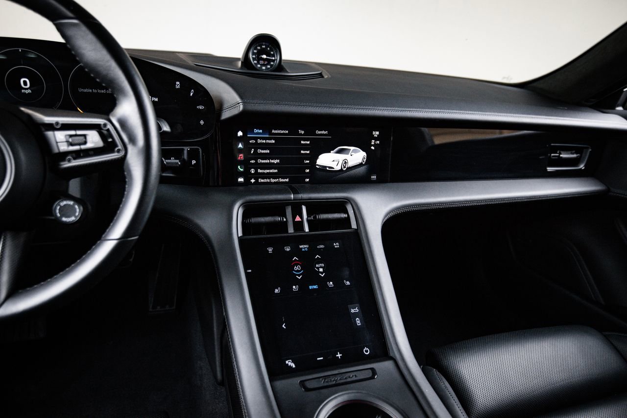 Certified 2024 Porsche Taycan GTS AWD/4WD image 19