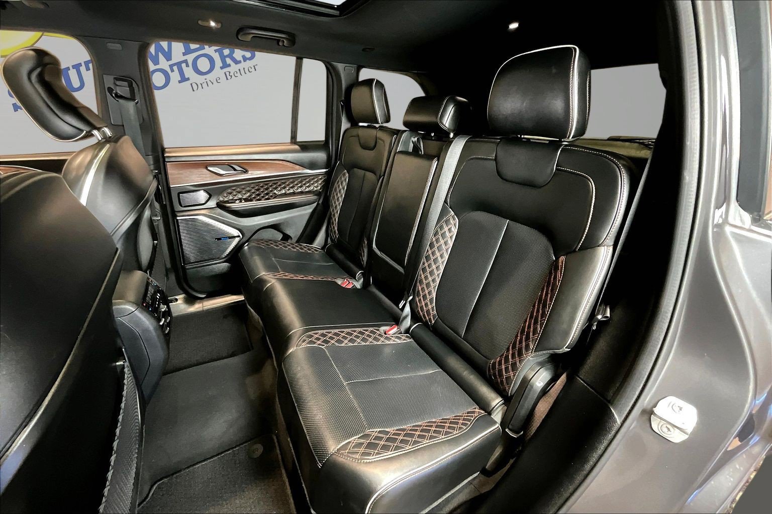 Used 2022 Jeep Grand Cherokee Summit AWD/4WD image 23